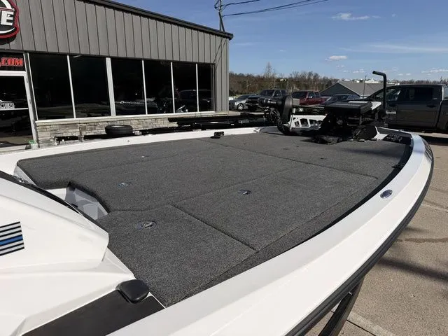 Slide: The Image of Ikon LX21 2024 - 8