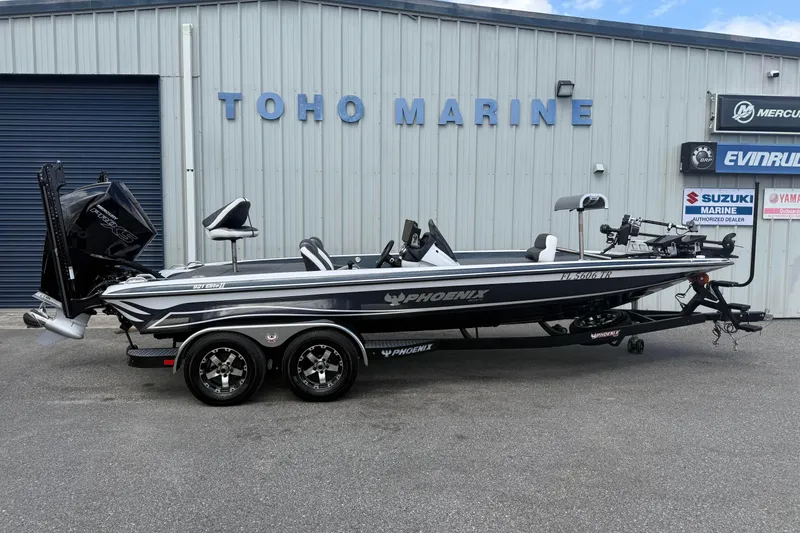 The Image of 2023 Phoenix 921 Elite II boat at Toho Marine dealership. - 1
