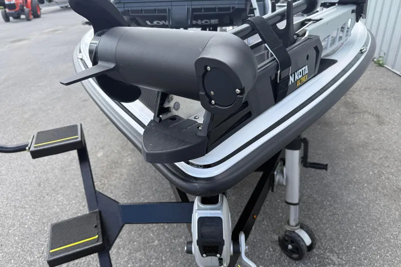 Slide: The Image of 2023 Phoenix 921 Elite II boat with Minn Kota Ultrex trolling motor. - 13