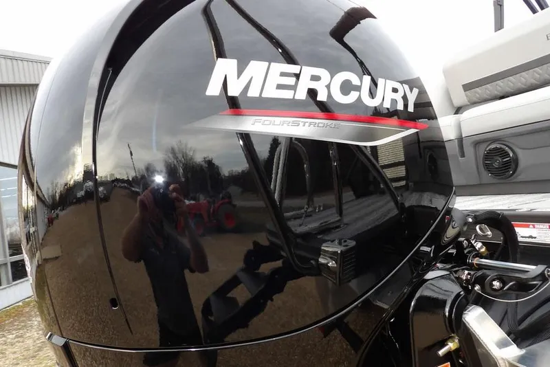 Slide: The Image of Mercury FourStroke engine on a 2026 Bennington M L-Bench 22 ML boat. - 48