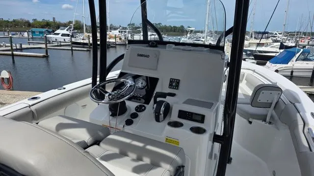 Slide: The Image of Sea Pro 219 Center Console 2019 - 20