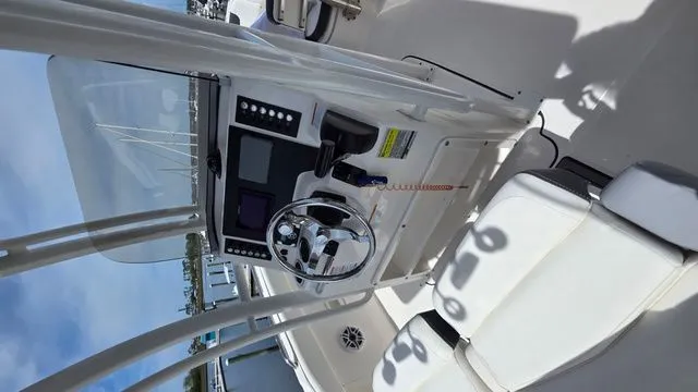 Slide: The Image of Robalo R222 Explorer 2022 - 12
