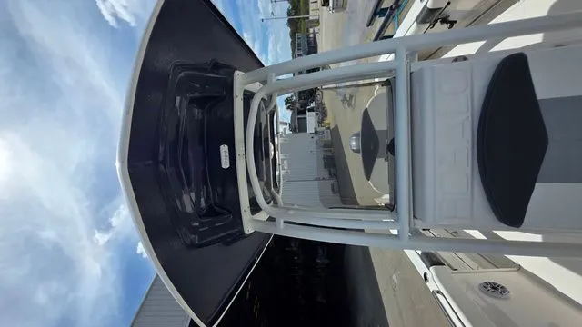 Slide: The Image of Robalo R222 Explorer 2022 - 14