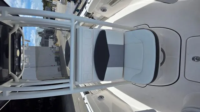 Slide: The Image of Robalo R222 Explorer 2022 - 15