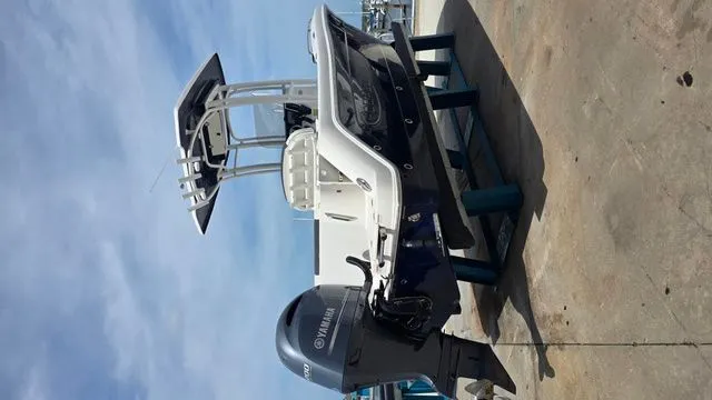 Slide: The Image of Robalo R222 Explorer 2022 - 5