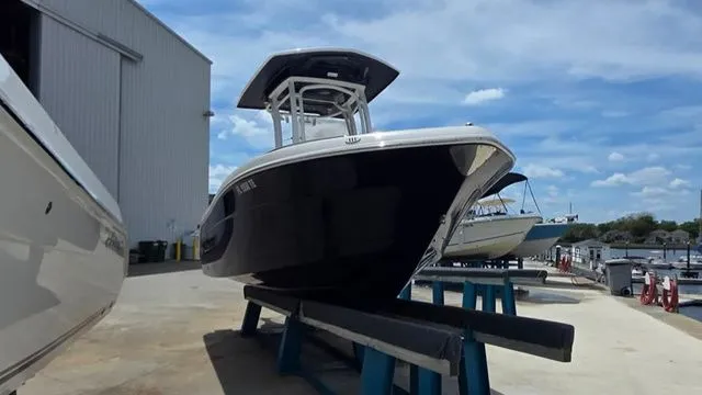 Slide: The Image of Robalo R222 Explorer 2022 - 7