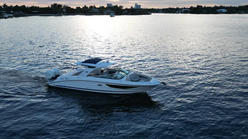 Slide: The Image of Sea Ray 350 SLX OB 2020 - 2