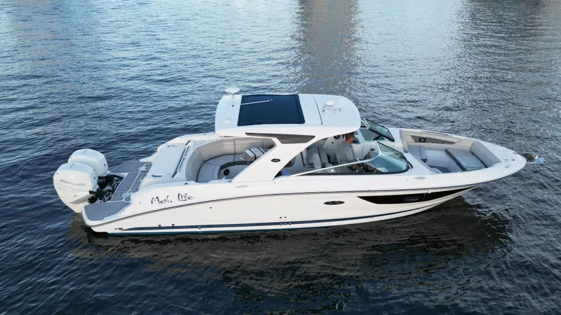 Slide: The Image of Sea Ray 350 SLX OB 2020 - 6