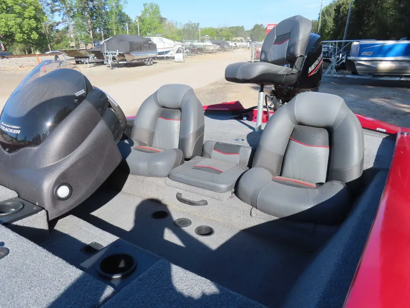 Slide: The Image of Tracker 175 TE 2024 - 13