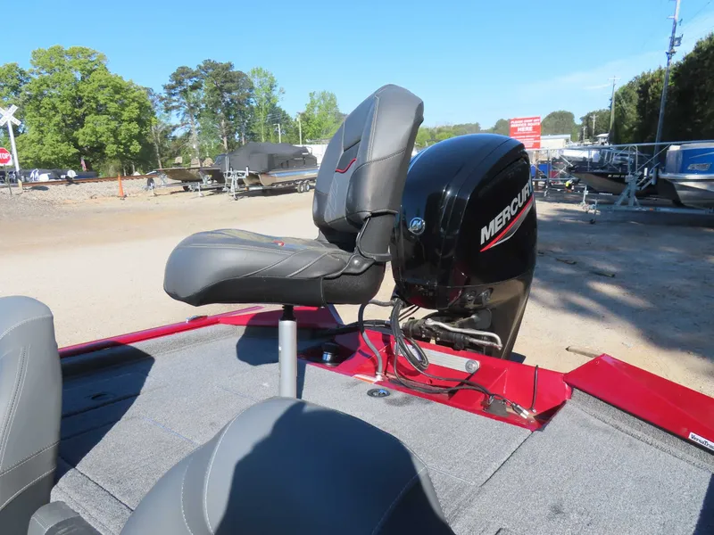 Slide: The Image of Tracker 175 TE 2024 - 15