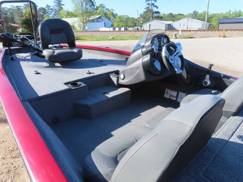 Slide: The Image of Tracker 175 TE 2024 - 16