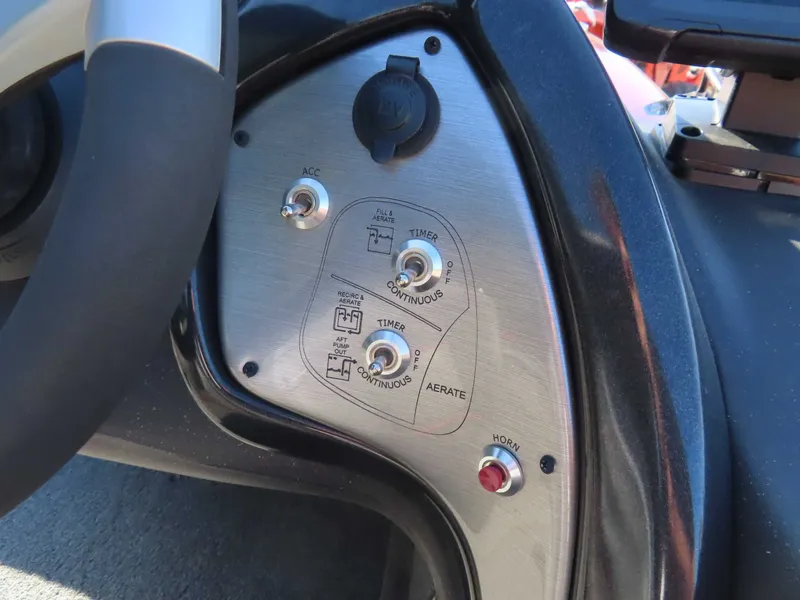 Slide: The Image of Tracker 175 TE 2024 - 22