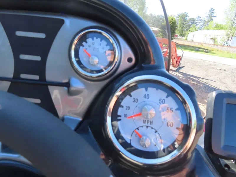 Slide: The Image of Tracker 175 TE 2024 - 23