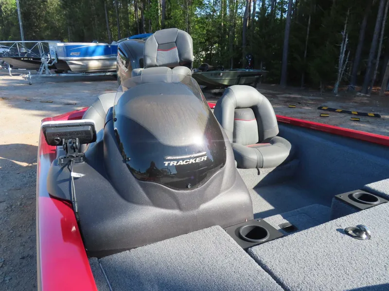 Slide: The Image of Tracker 175 TE 2024 - 28