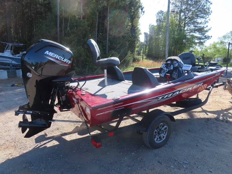 Slide: The Image of Tracker 175 TE 2024 - 3