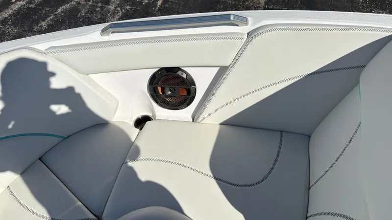 Slide: The Image of MasterCraft XT22 2020 - 25