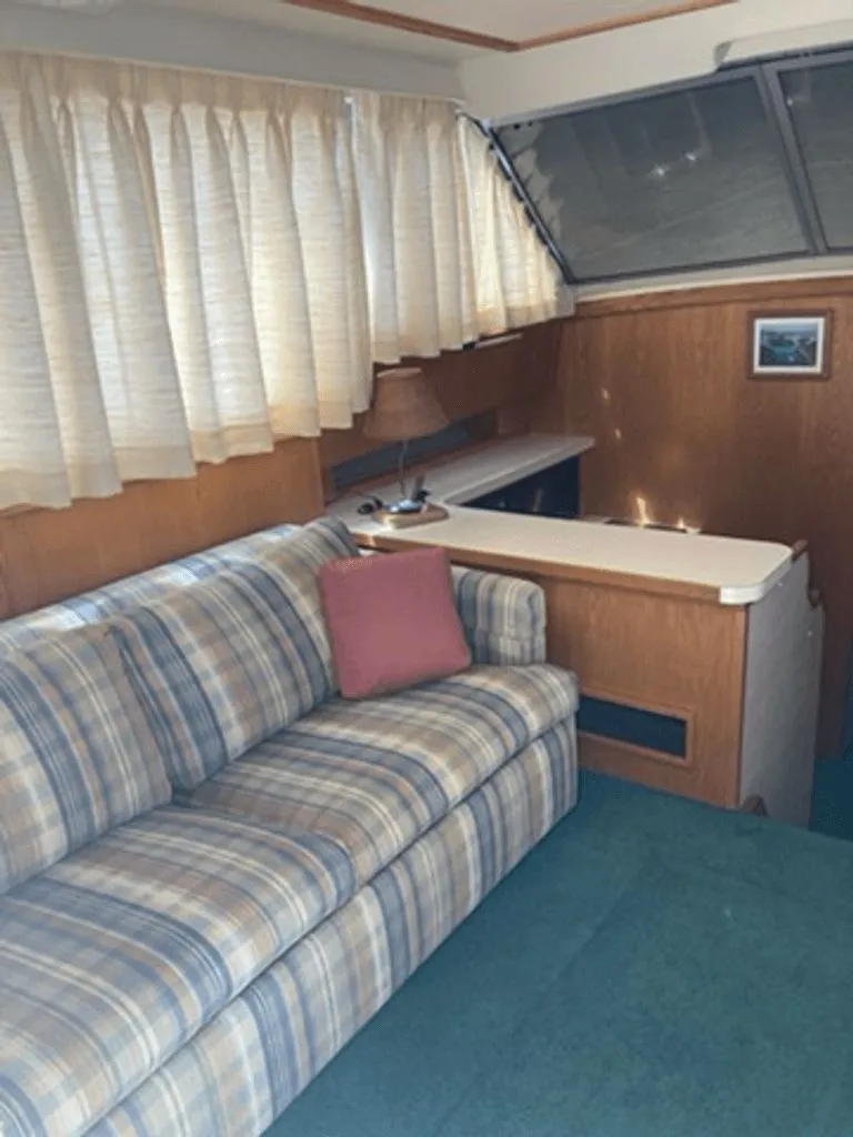 Slide: The Image of Silverton 34 Convertible 1987 - 4