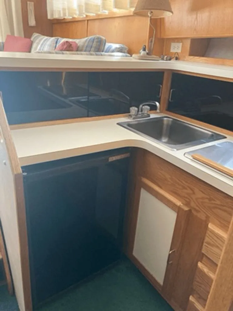 Slide: The Image of Silverton 34 Convertible 1987 - 7