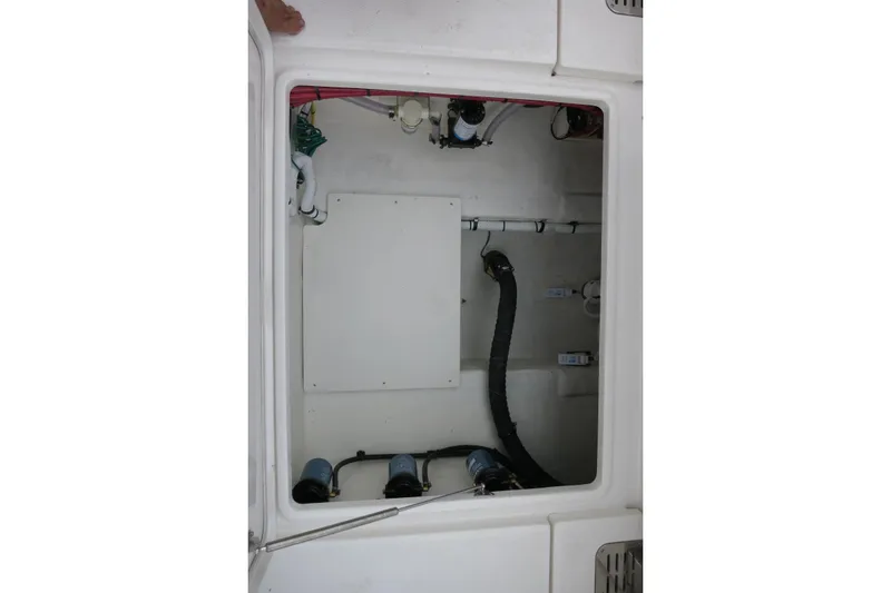 Slide: The Image of 2025 Robalo R360 Center Console boat interior compartment view. - 18