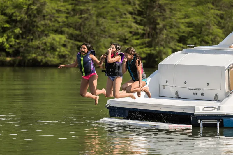 Slide: The Image of Sea Ray Sundancer 320 2026 - 56