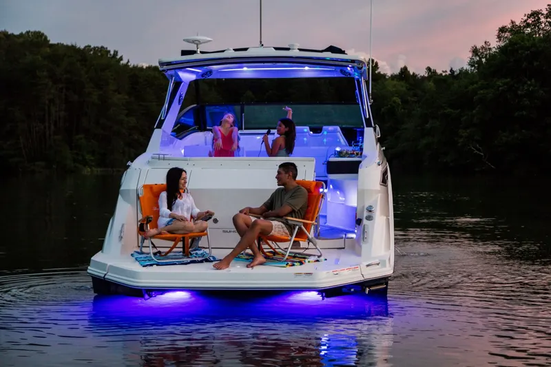 Slide: The Image of Sea Ray Sundancer 320 2026 - 76