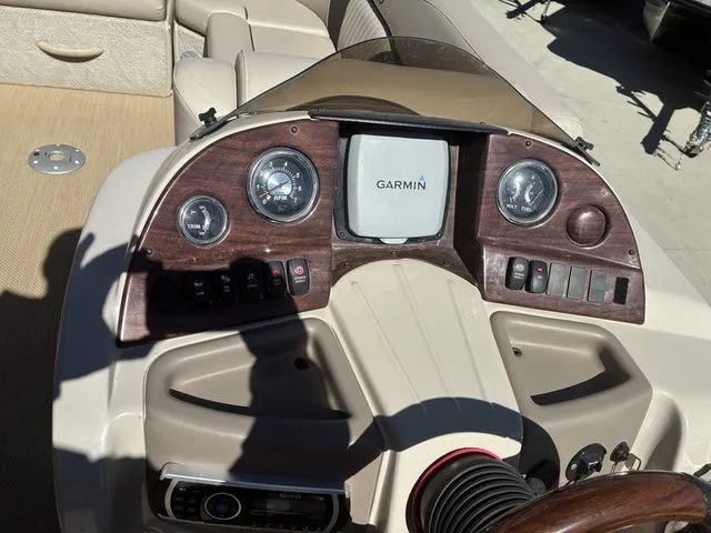 Slide: The Image of Avalon C SERIES WIND JAMMER 24 2014 - 19