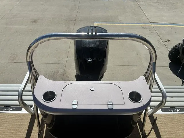 Slide: The Image of Avalon C SERIES WIND JAMMER 24 2014 - 27