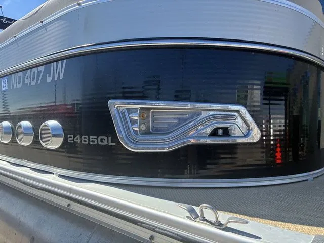 Slide: The Image of Avalon C SERIES WIND JAMMER 24 2014 - 4
