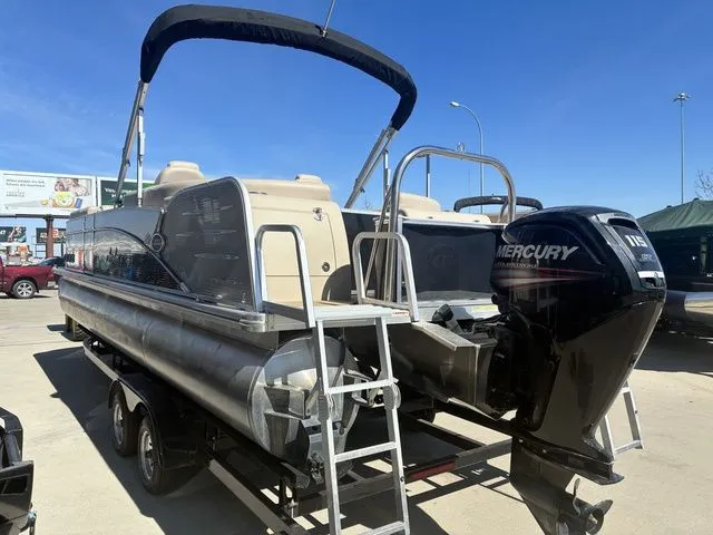 Slide: The Image of Avalon C SERIES WIND JAMMER 24 2014 - 8