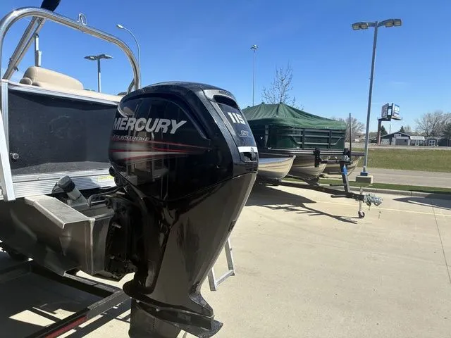 Slide: The Image of Avalon C SERIES WIND JAMMER 24 2014 - 9