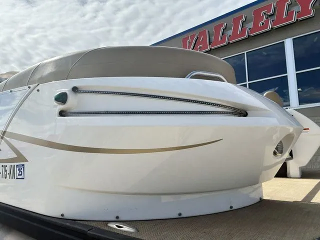 Slide: The Image of Larson Escape 2200 RT 2015 - 30