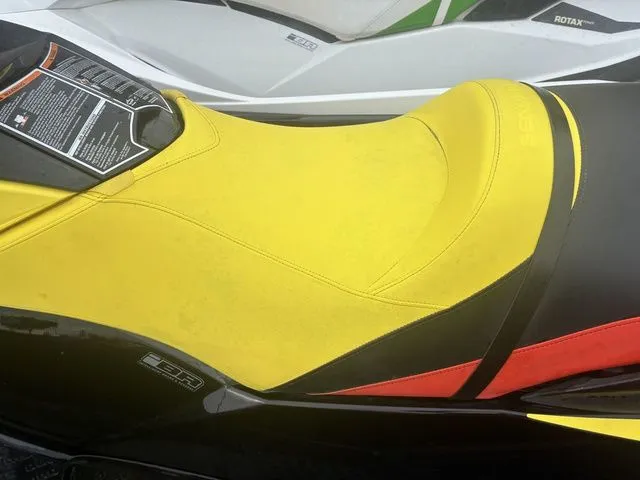 Slide: The Image of Sea-Doo GTR 2015 - 10