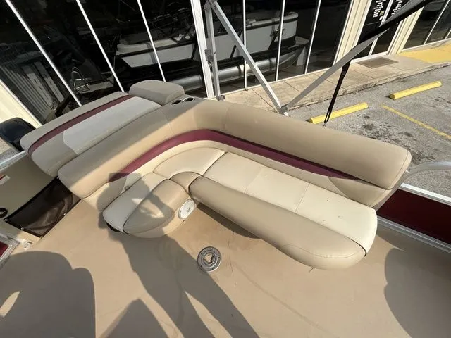 Slide: The Image of Sun Tracker Party Barge 24 XP3 2018 - 10