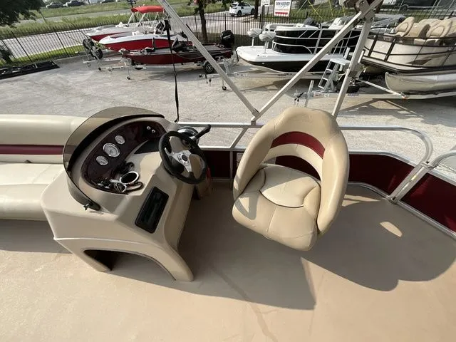 Slide: The Image of Sun Tracker Party Barge 24 XP3 2018 - 11