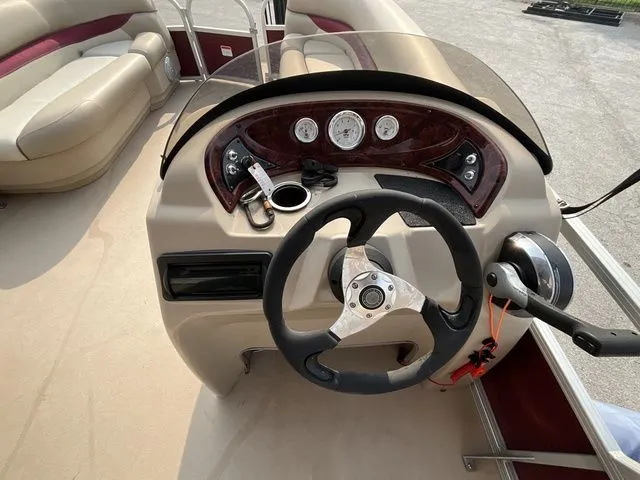 Slide: The Image of Sun Tracker Party Barge 24 XP3 2018 - 12