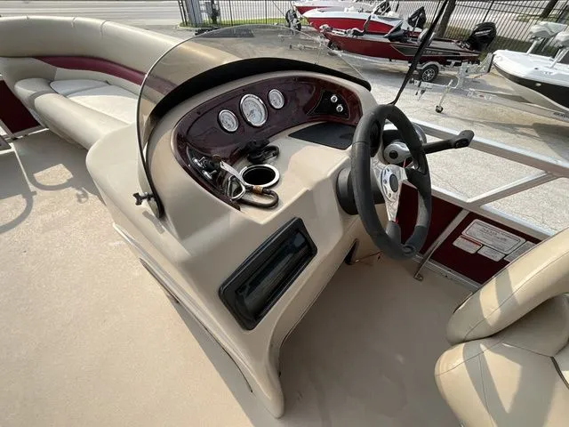 Slide: The Image of Sun Tracker Party Barge 24 XP3 2018 - 13