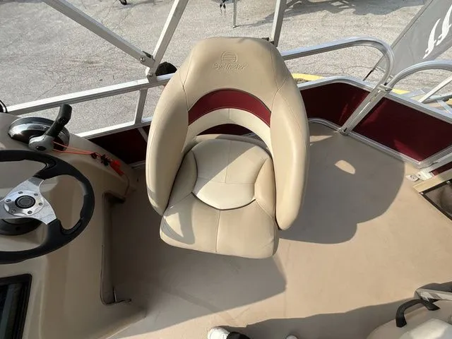 Slide: The Image of Sun Tracker Party Barge 24 XP3 2018 - 14
