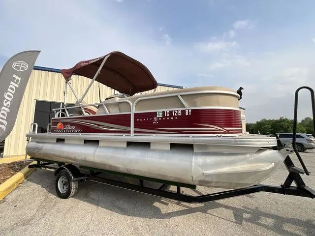 Slide: The Image of Sun Tracker Party Barge 24 XP3 2018 - 4