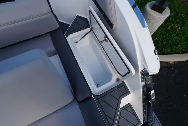 Slide: The Image of Cobalt R6 2021 - 6