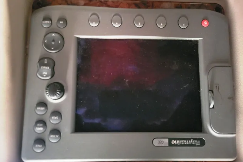 Slide: The Image of Radar Raymarine C80 - 16