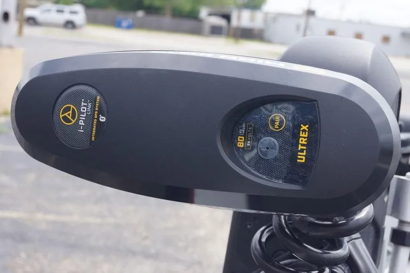 Slide: The Image of Trolling motor control panel on a 2013 Skeeter ZX190 boat, featuring i-Pilot Link system. - 22