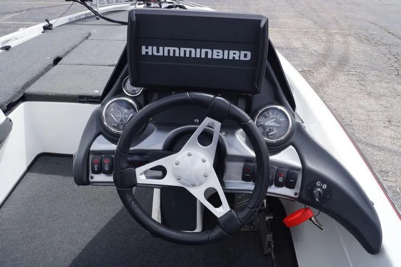 Slide: The Image of Steering console of a 2013 Skeeter ZX190 boat with Humminbird display. - 6
