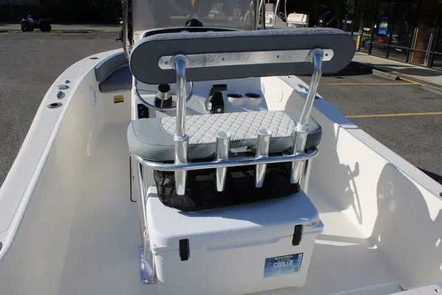 Slide: The Image of Pioneer 180 Islander 2026 - 14