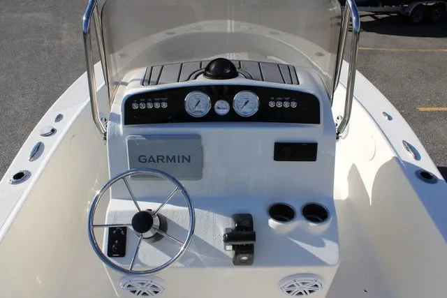 Slide: The Image of Pioneer 180 Islander 2026 - 15