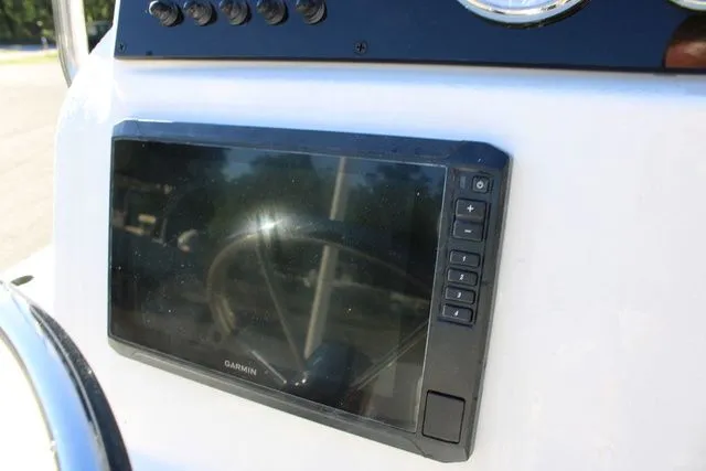 Slide: The Image of Pioneer 180 Islander 2026 - 17