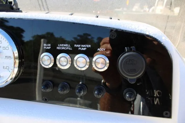 Slide: The Image of Pioneer 180 Islander 2026 - 18