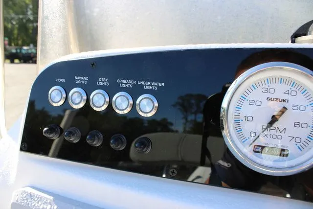 Slide: The Image of Pioneer 180 Islander 2026 - 19