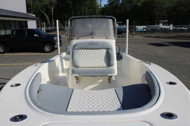 Slide: The Image of Pioneer 180 Islander 2026 - 9