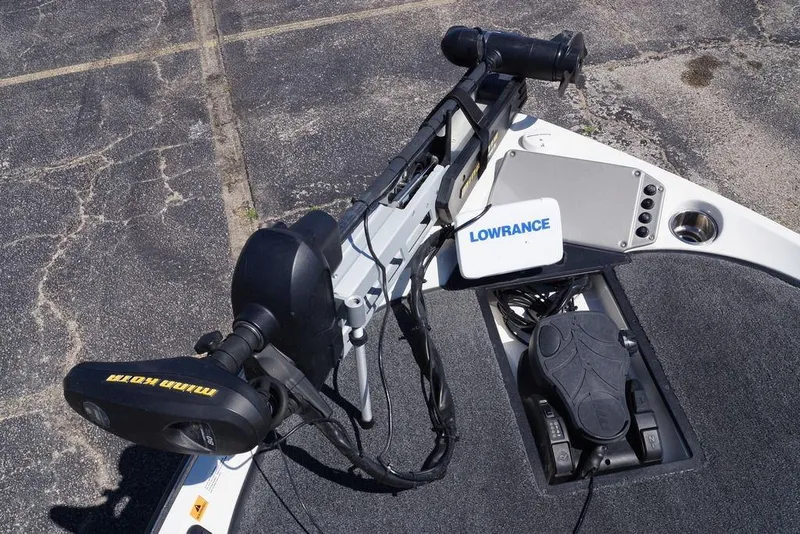 Slide: The Image of 2019 Ranger Z185 boat deck with Minn Kota trolling motor and Lowrance fish finder. - 16