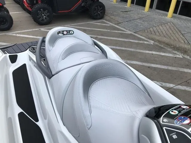 Slide: The Image of Sea-Doo GTX 2024 - 10